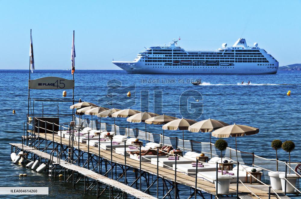 Illustration - Surtourisme