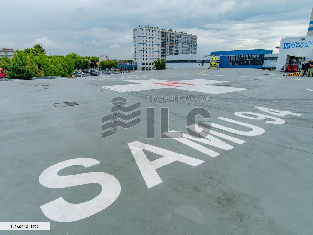 Health and Transport Ministers Visit the SAMU 94 Heliport - Creteil