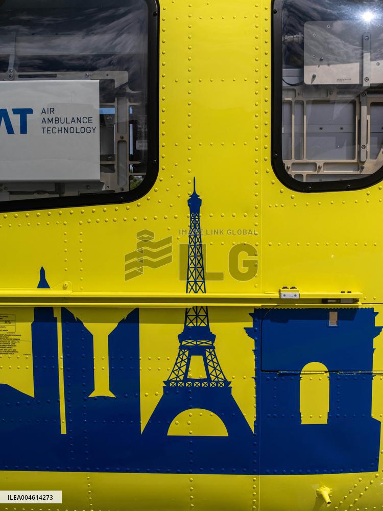 Health and Transport Ministers Visit the SAMU 94 Heliport - Creteil