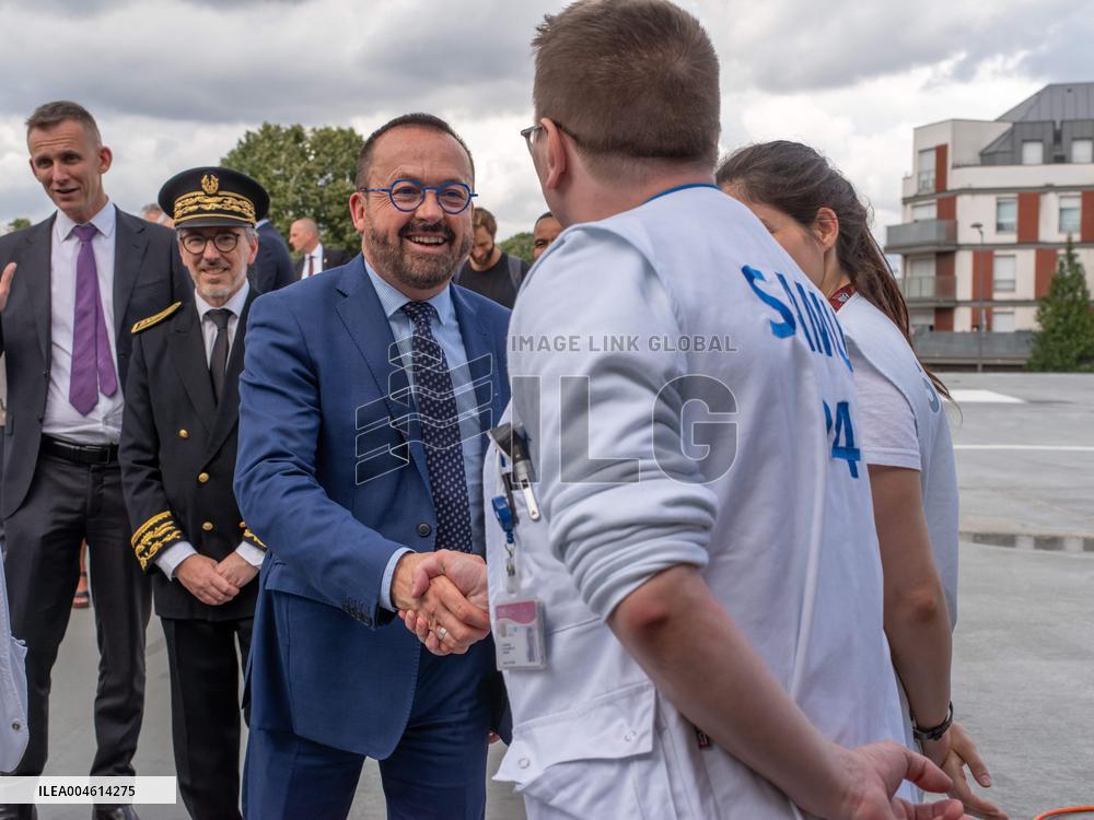 Health and Transport Ministers Visit the SAMU 94 Heliport - Creteil