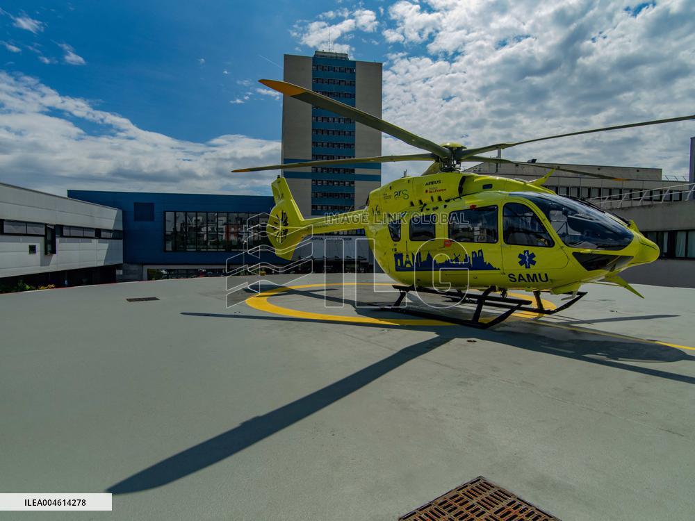 Health and Transport Ministers Visit the SAMU 94 Heliport - Creteil