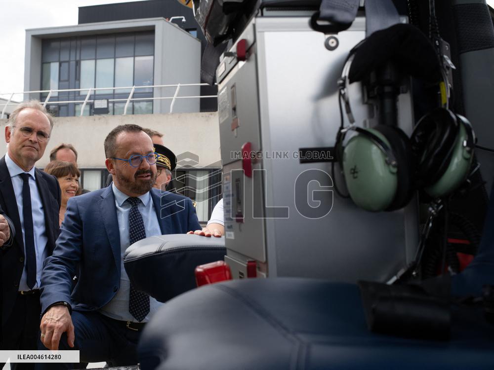 Health and Transport Ministers Visit the SAMU 94 Heliport - Creteil