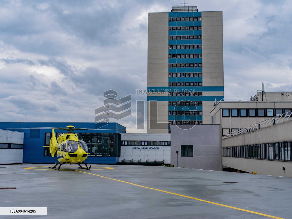 Health and Transport Ministers Visit the SAMU 94 Heliport - Creteil