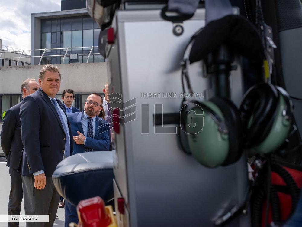 Health and Transport Ministers Visit the SAMU 94 Heliport - Creteil