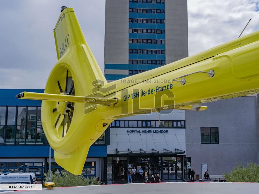 Health and Transport Ministers Visit the SAMU 94 Heliport - Creteil