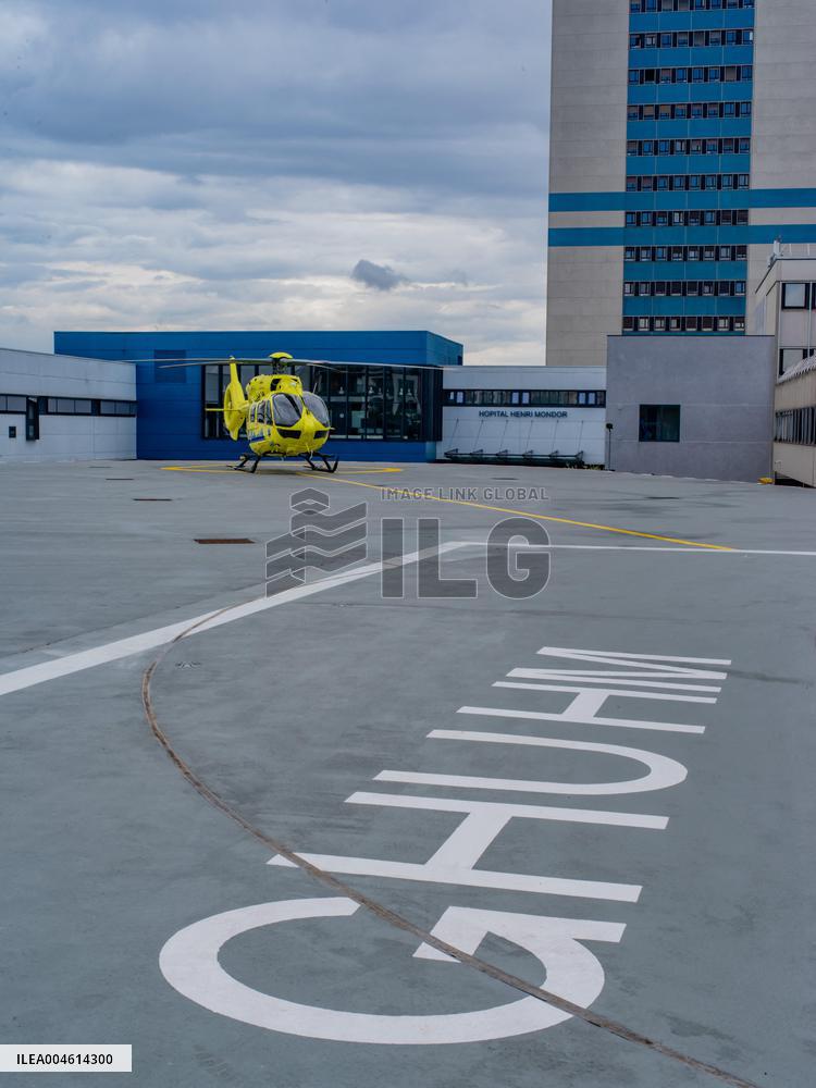 Health and Transport Ministers Visit the SAMU 94 Heliport - Creteil