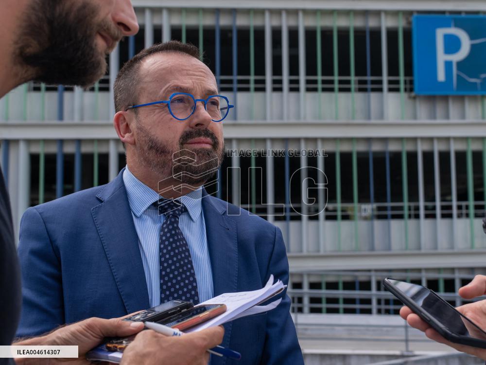 Health and Transport Ministers Visit the SAMU 94 Heliport - Creteil