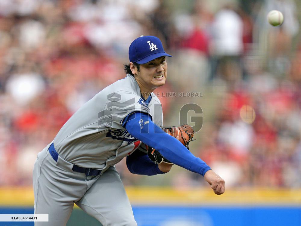Baseball: Dodgers vs. Reds