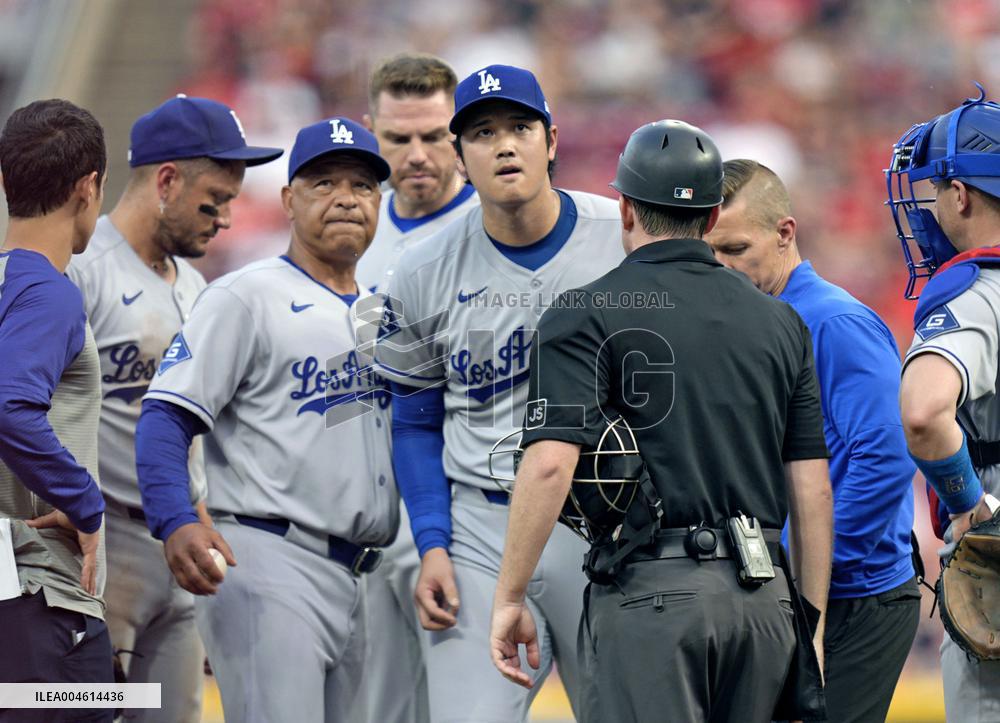 Baseball: Dodgers vs. Reds