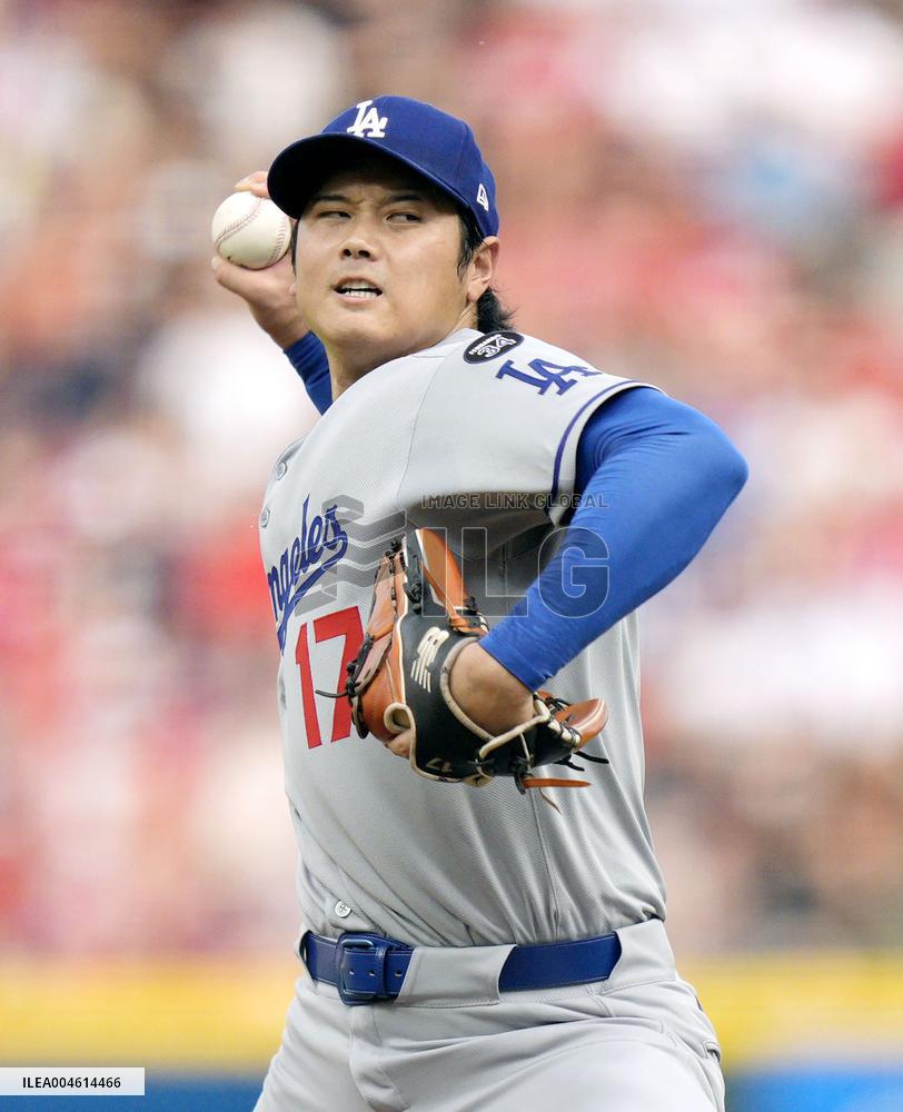 Baseball: Dodgers vs. Reds