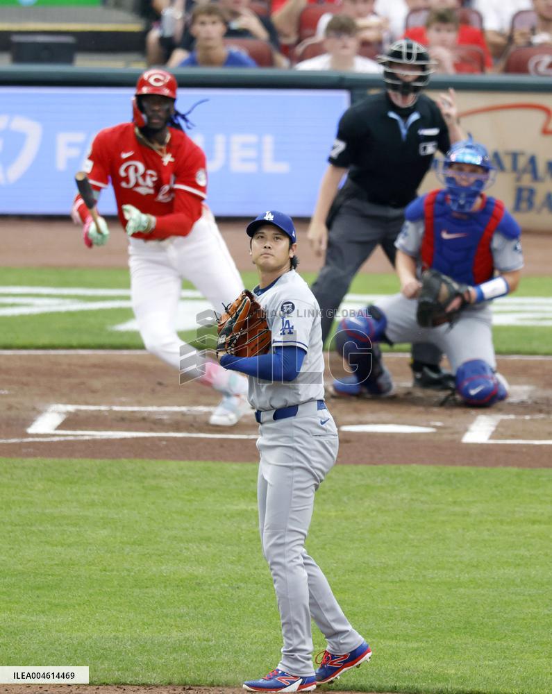 Baseball: Dodgers vs. Reds