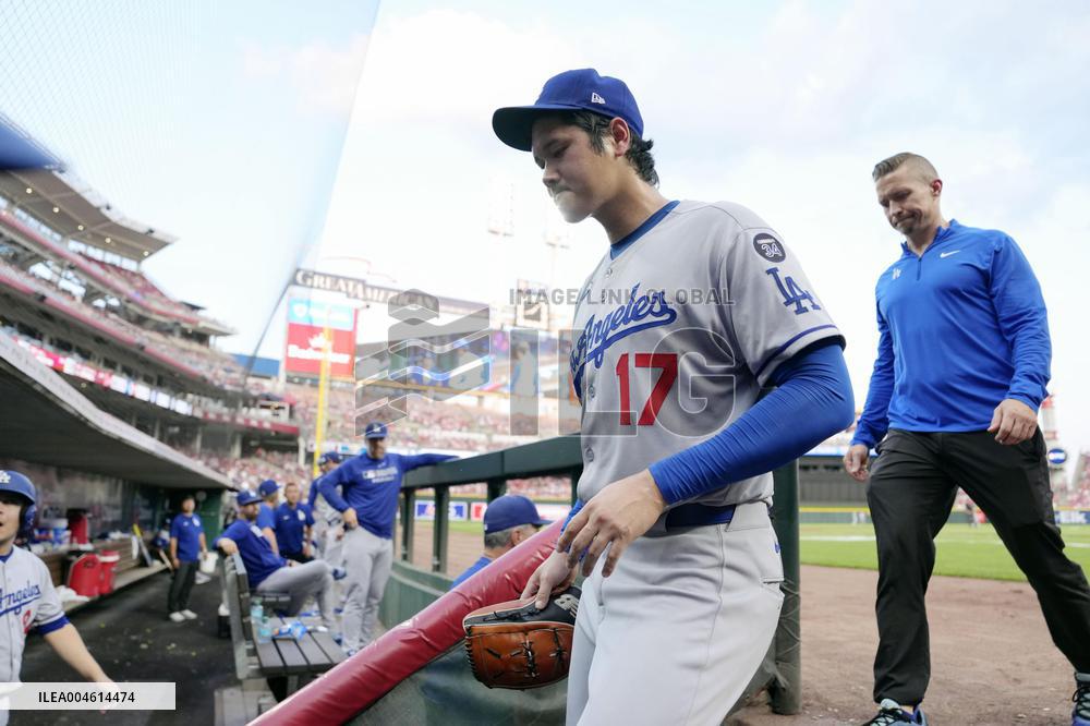 Baseball: Dodgers vs. Reds