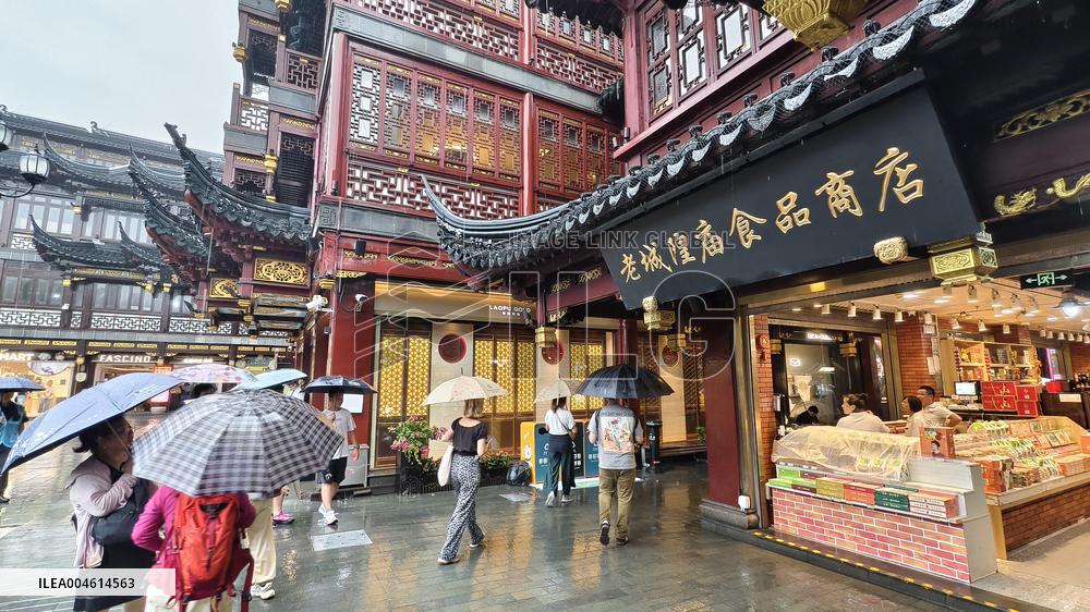 Typhoon Co-may Hit Shanghai