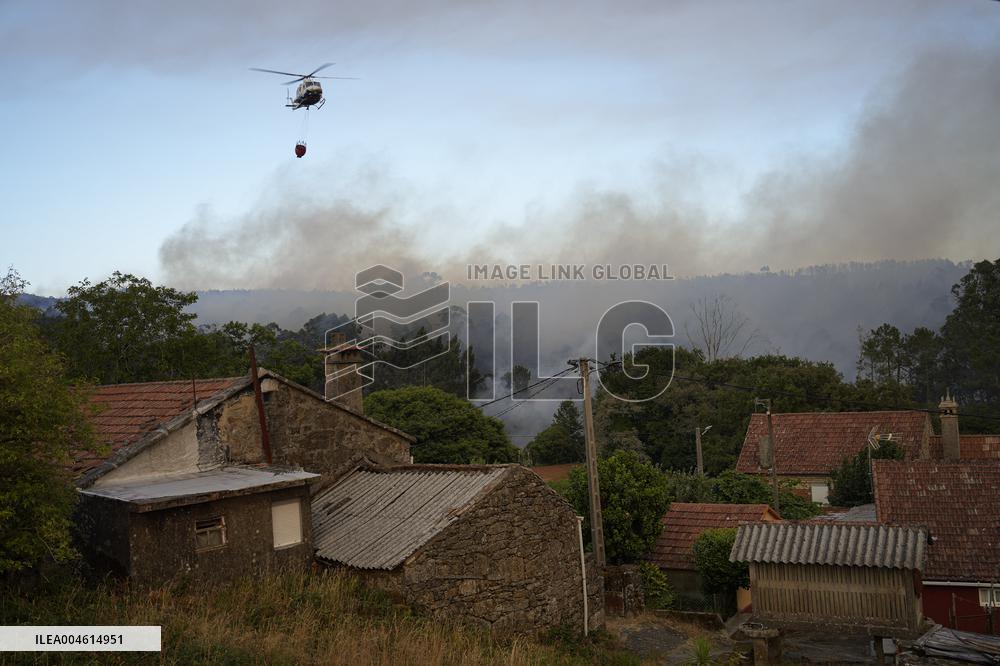 A Caniza Fire Burns 100 Hectares - Spain