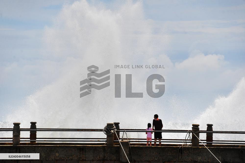 Typhoon Co-may Hit Qingdao