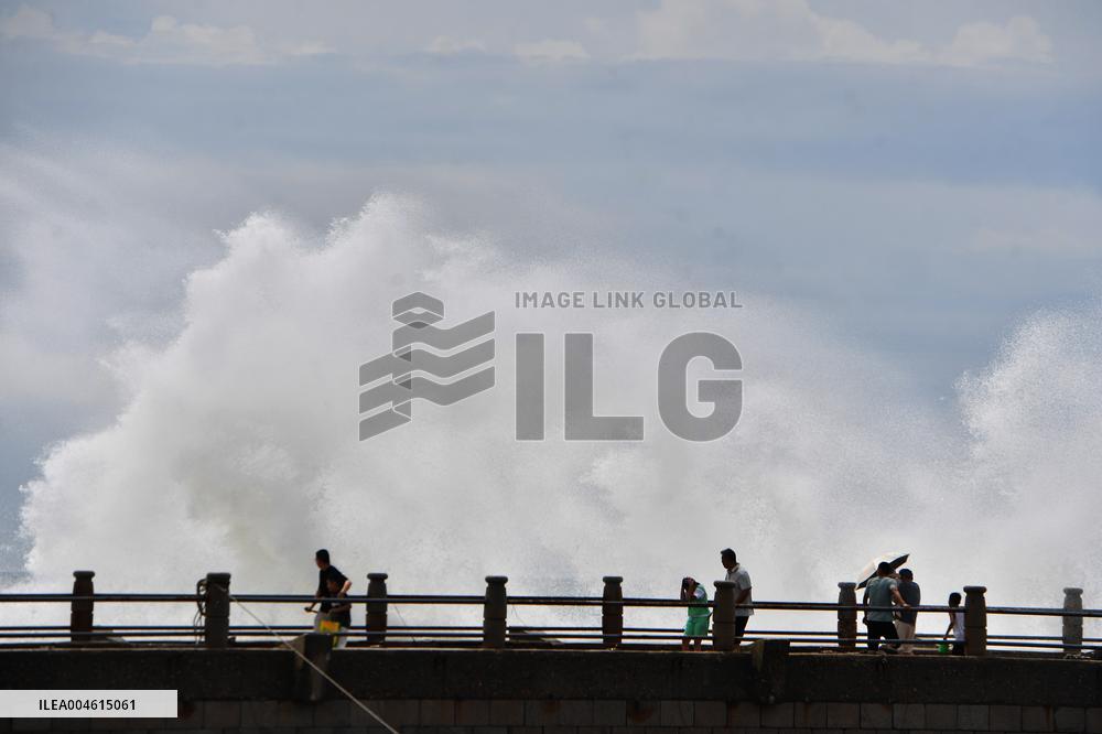 Typhoon Co-may Hit Qingdao