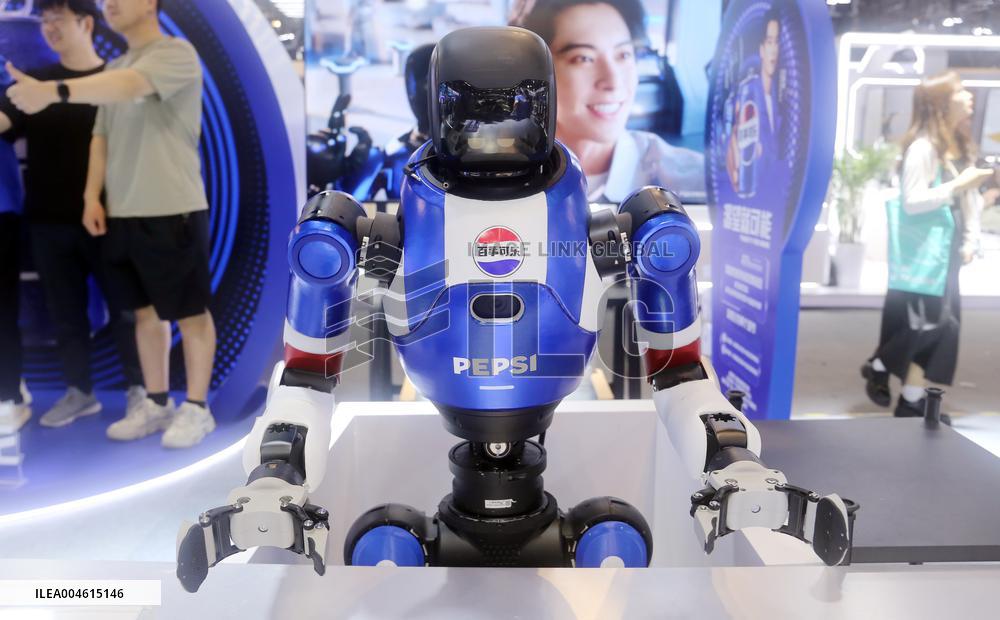 Robot Performance at 2025 WAIC in Shanghai