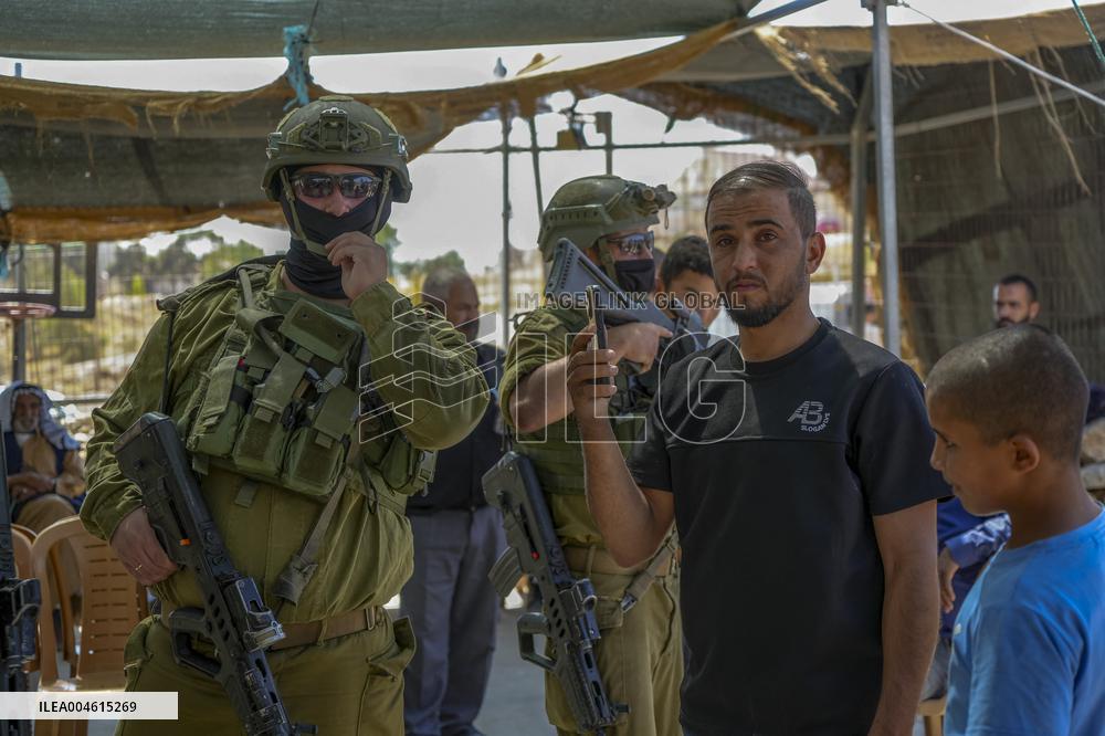 Tension Rises As Soldiers Disrupt Funeral - Palestine