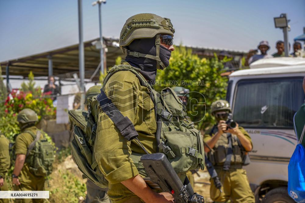 Tension Rises As Soldiers Disrupt Funeral - Palestine