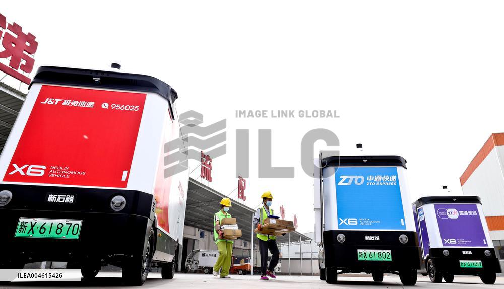 Self Driving Express Delivery Vehicle