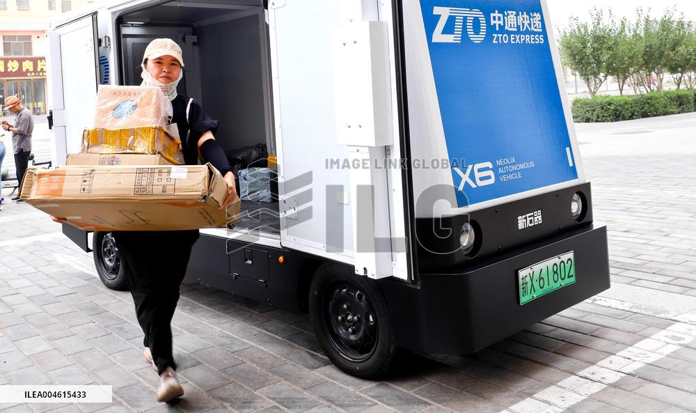 Self Driving Express Delivery Vehicle