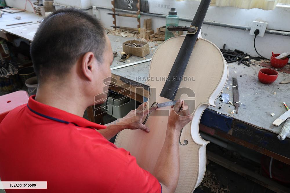 Violin Family Manufacturing - China