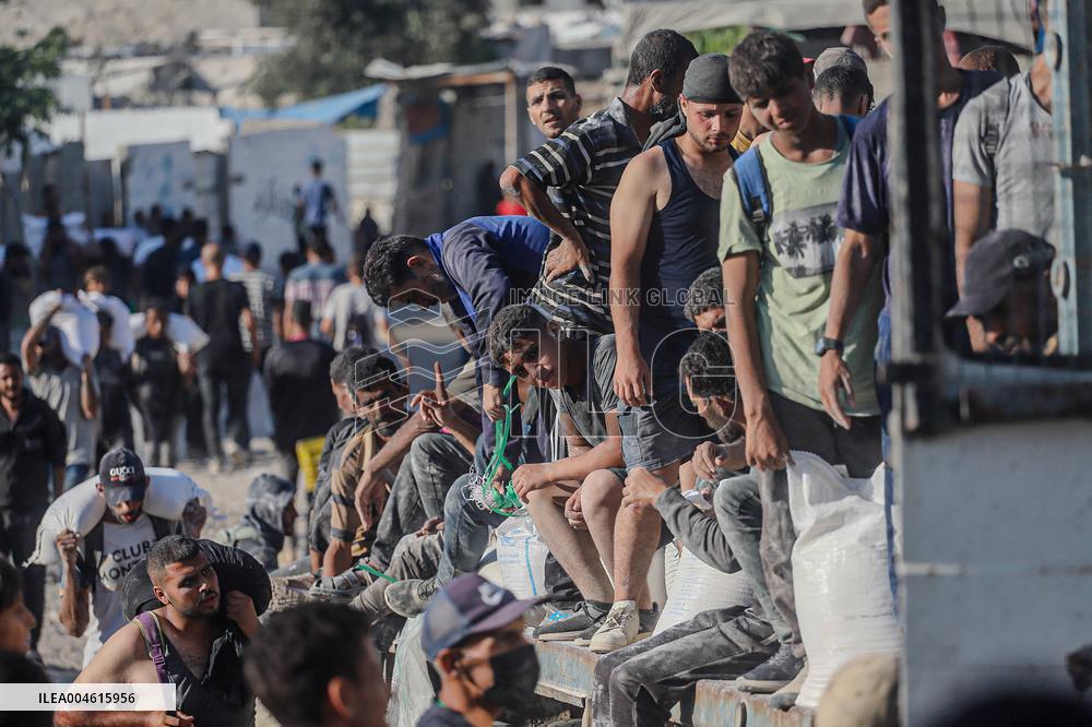 Humanitarian Aid at The Zikim Border Crossing in Gaza