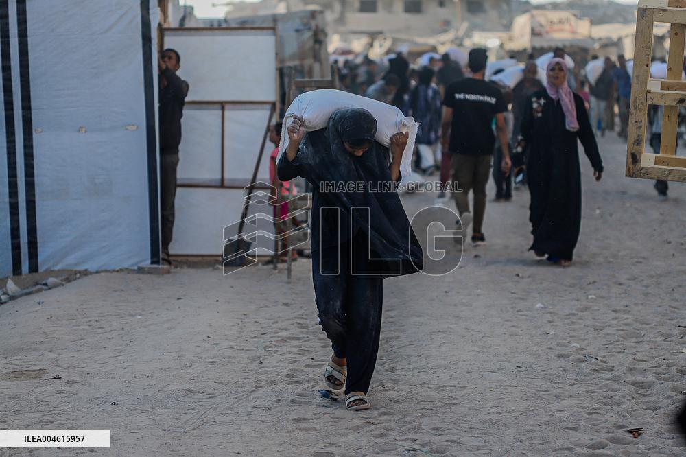 Humanitarian Aid at The Zikim Border Crossing in Gaza