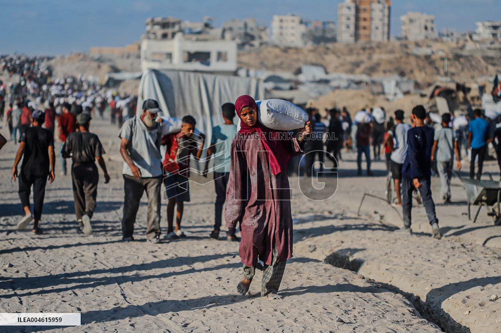 Humanitarian Aid at The Zikim Border Crossing in Gaza