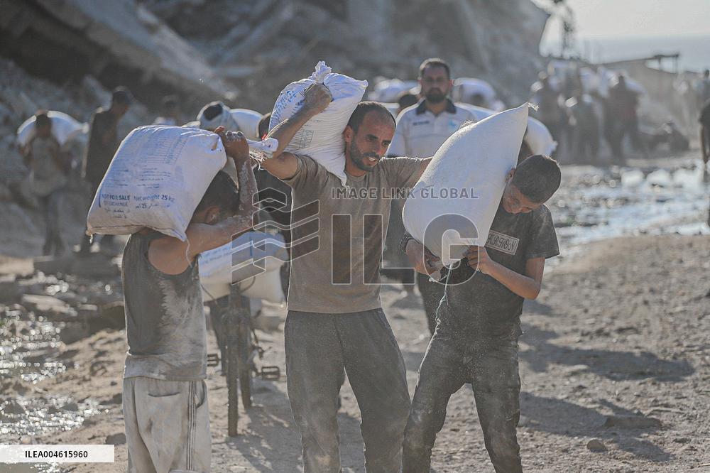 Humanitarian Aid at The Zikim Border Crossing in Gaza