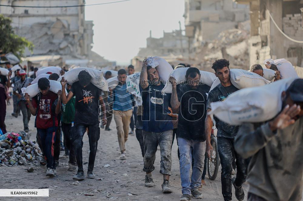 Humanitarian Aid at The Zikim Border Crossing in Gaza