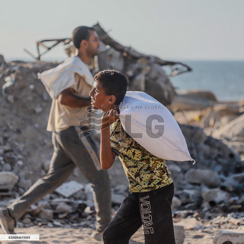 Humanitarian Aid at The Zikim Border Crossing in Gaza