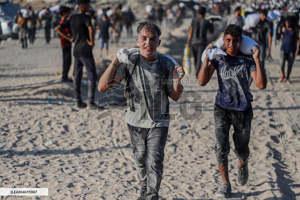 Humanitarian Aid at The Zikim Border Crossing in Gaza