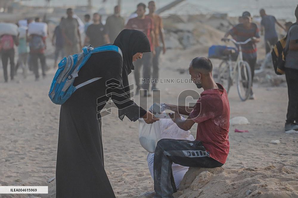 Humanitarian Aid at The Zikim Border Crossing in Gaza