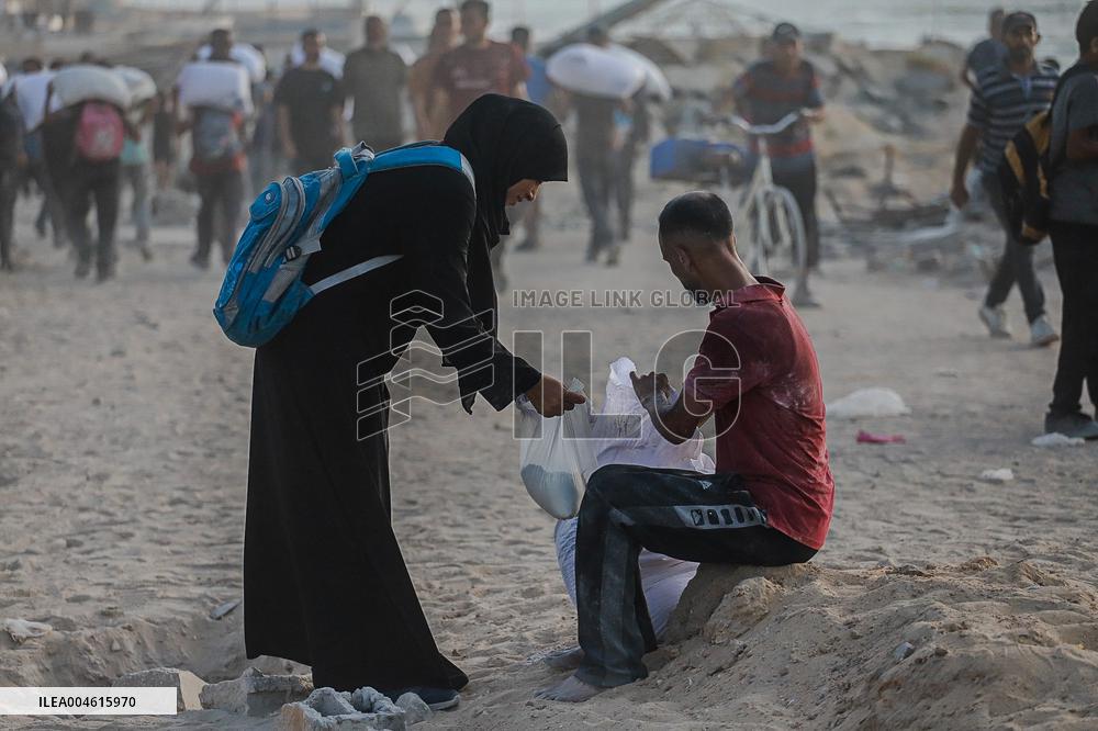 Humanitarian Aid at The Zikim Border Crossing in Gaza