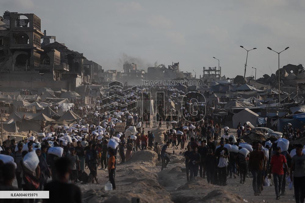 Humanitarian Aid at The Zikim Border Crossing in Gaza