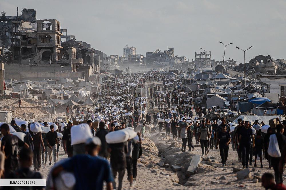 Humanitarian Aid at The Zikim Border Crossing in Gaza
