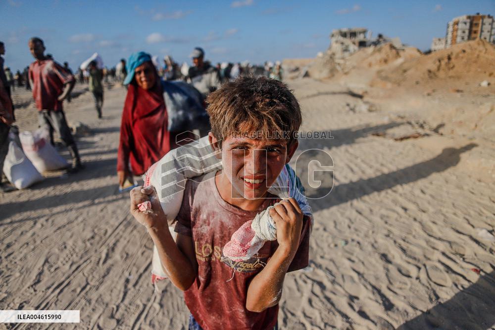 Humanitarian Aid at The Zikim Border Crossing in Gaza