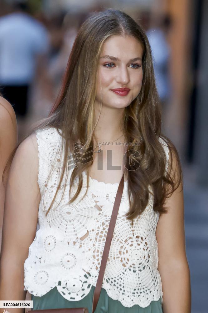 Queen Letizia and Her Daughters at The Cinema - Palma