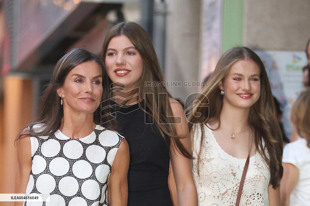 Queen Letizia and Her Daughters at The Cinema - Palma