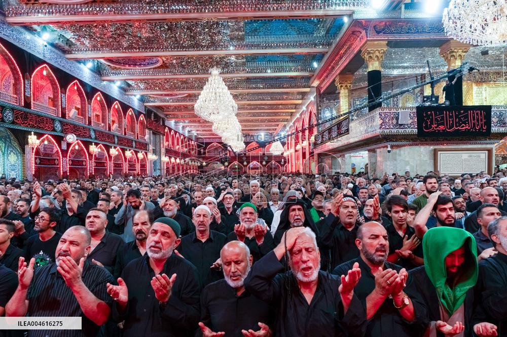 Pilgrims Gather for Sacred Friday - Iraq