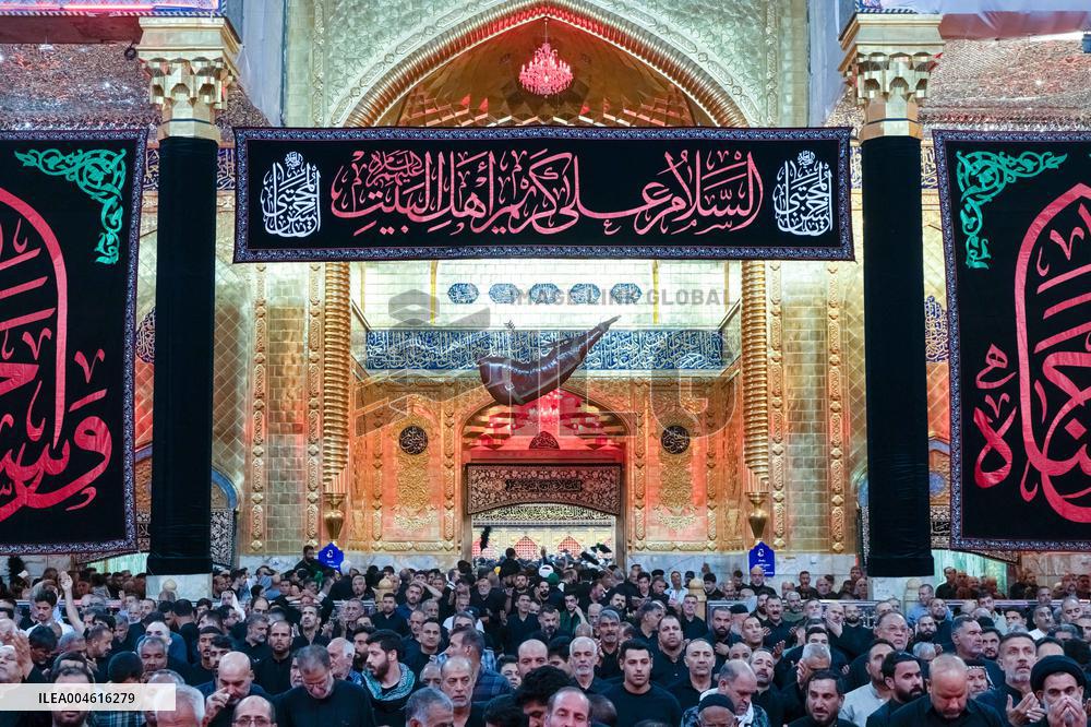 Pilgrims Gather for Sacred Friday - Iraq