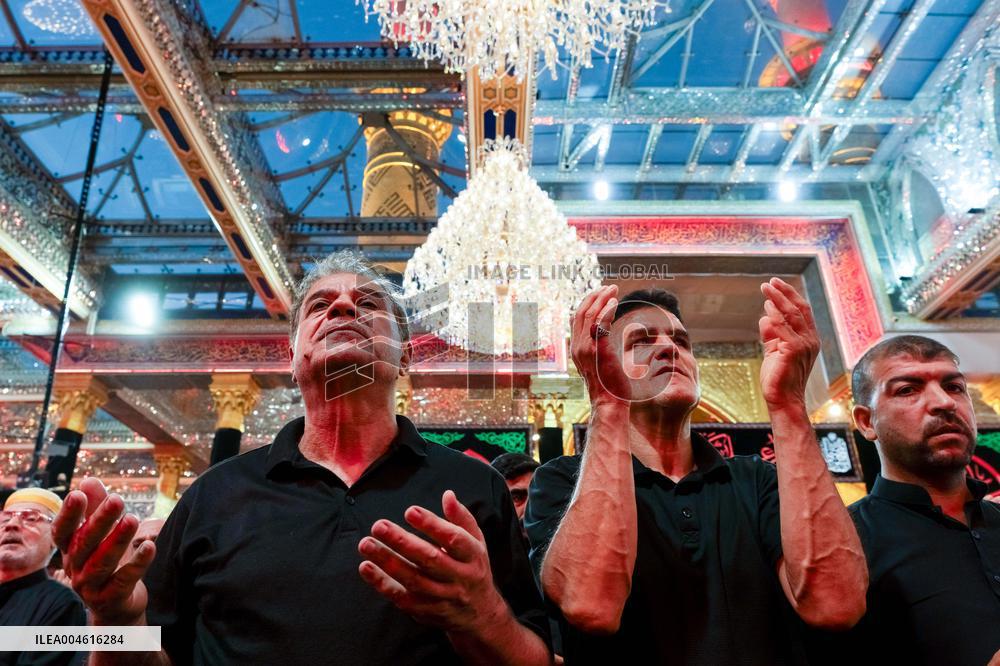 Pilgrims Gather for Sacred Friday - Iraq