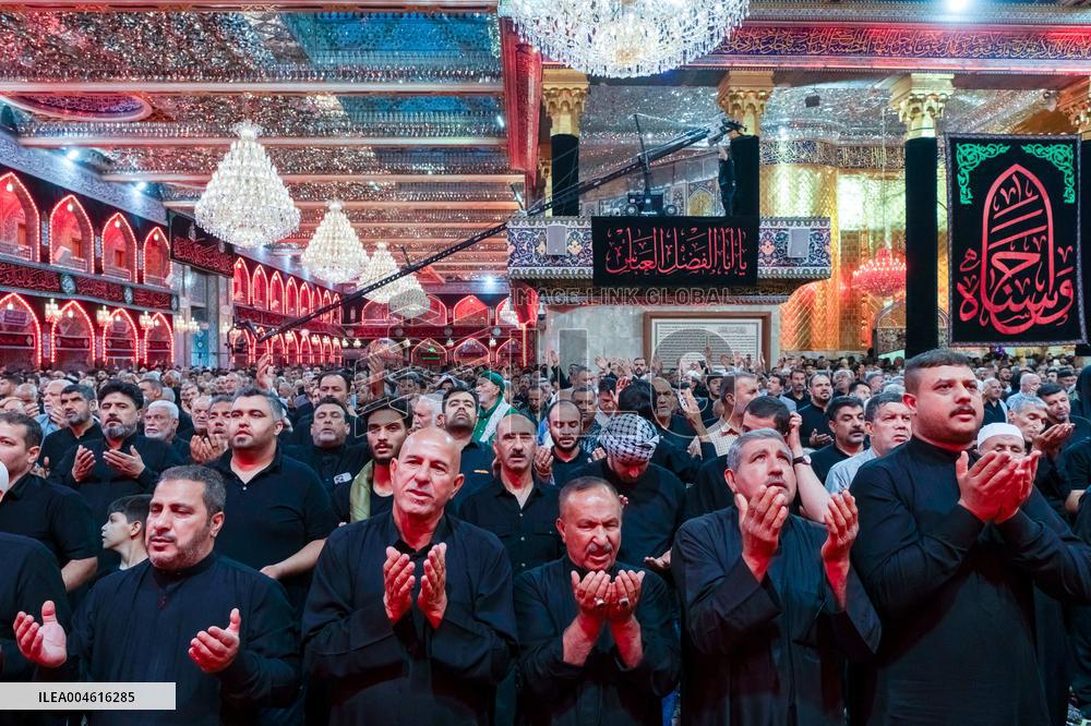 Pilgrims Gather for Sacred Friday - Iraq