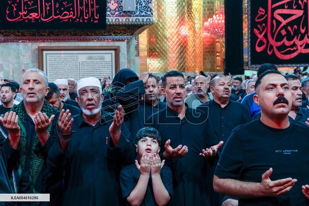 Pilgrims Gather for Sacred Friday - Iraq