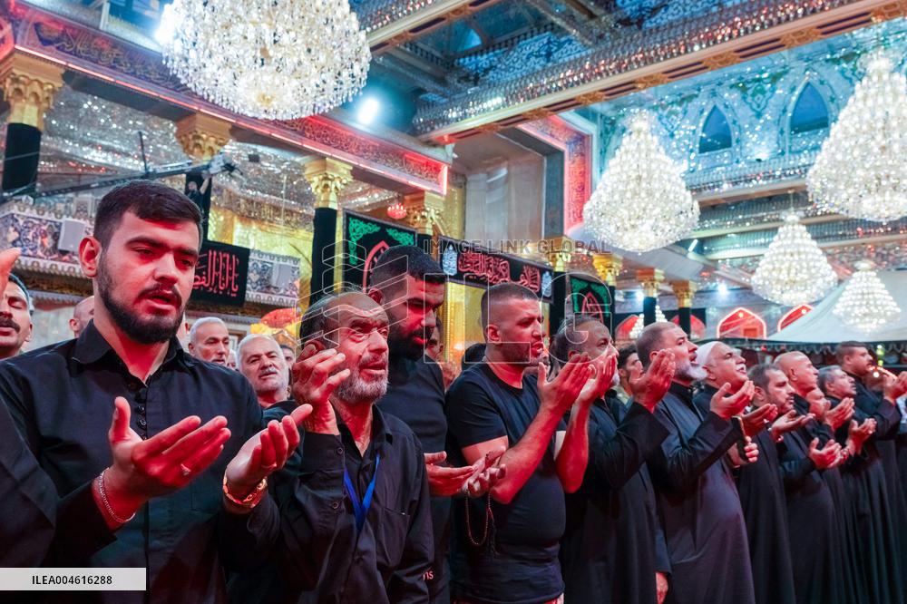 Pilgrims Gather for Sacred Friday - Iraq
