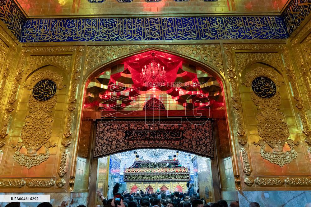 Pilgrims Gather for Sacred Friday - Iraq