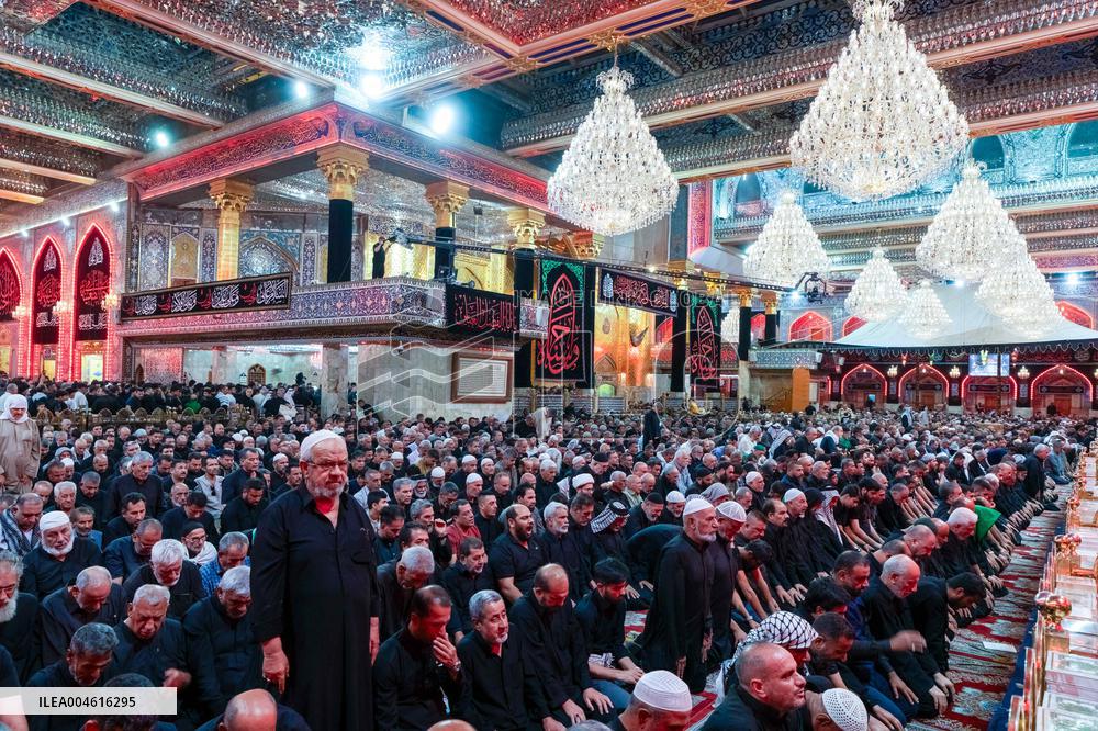 Pilgrims Gather for Sacred Friday - Iraq