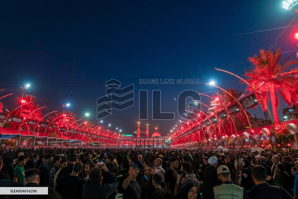 Pilgrims Gather for Sacred Friday - Iraq