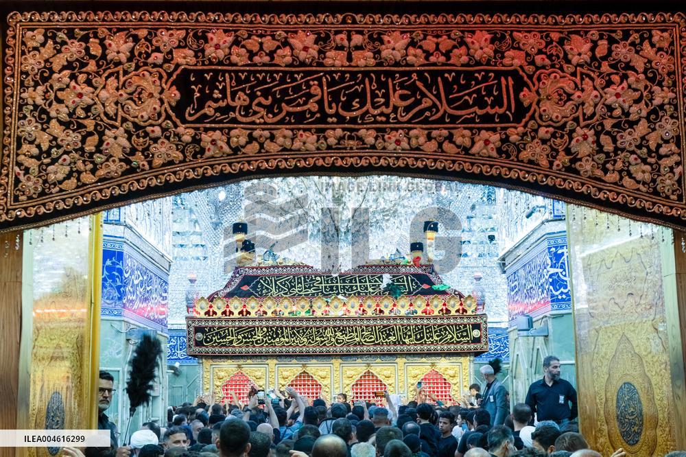 Pilgrims Gather for Sacred Friday - Iraq